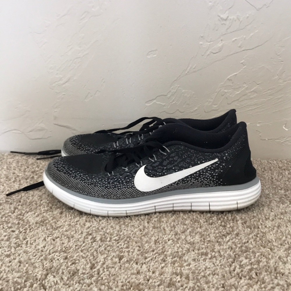 Black Nikes Size 8